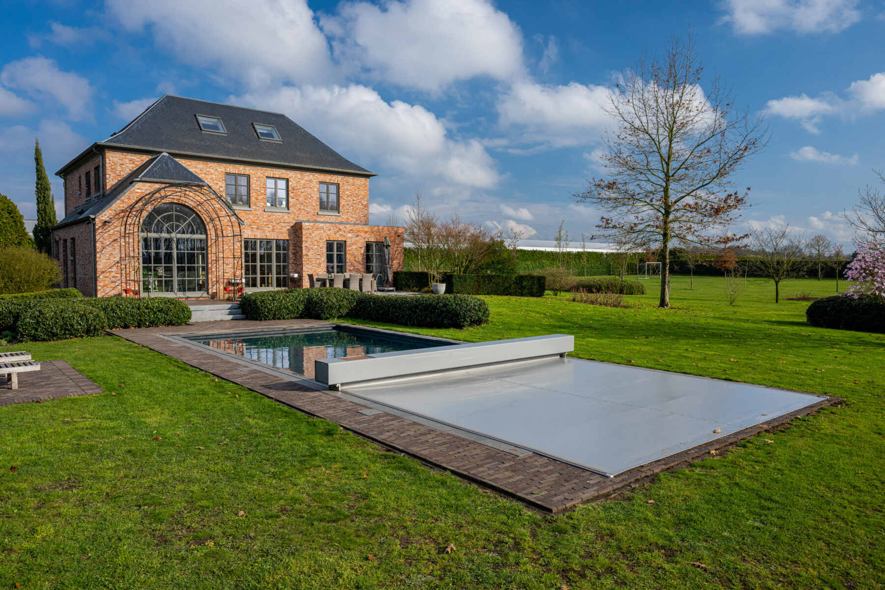 Professionnel partenaire Coverseal en rendez-vous client.