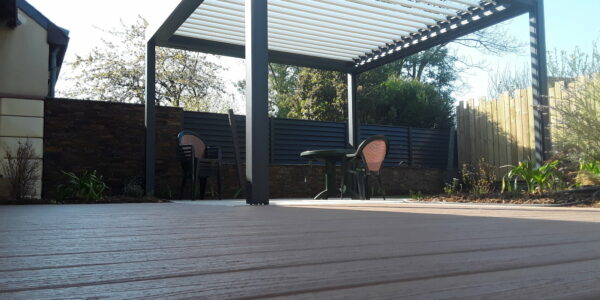 pergola bioclimatique construire par mercier paysage