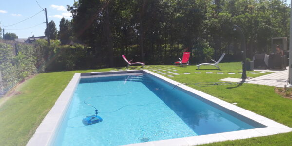 pisciniste gazon